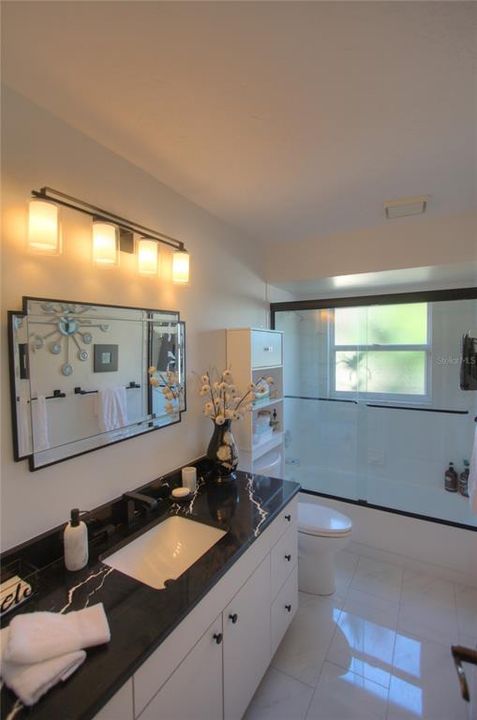 出租: $4,000 (3 贝兹, 2 浴室, 1758 平方英尺)