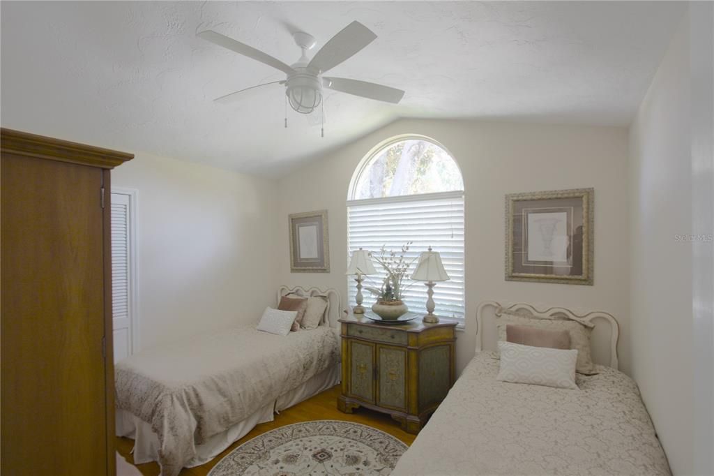 出租: $4,000 (3 贝兹, 2 浴室, 1758 平方英尺)