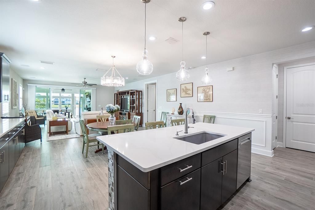 待售: $679,000 (4 贝兹, 2 浴室, 2600 平方英尺)