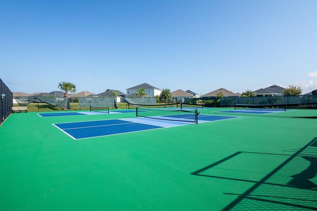 待售: $679,000 (4 贝兹, 2 浴室, 2600 平方英尺)