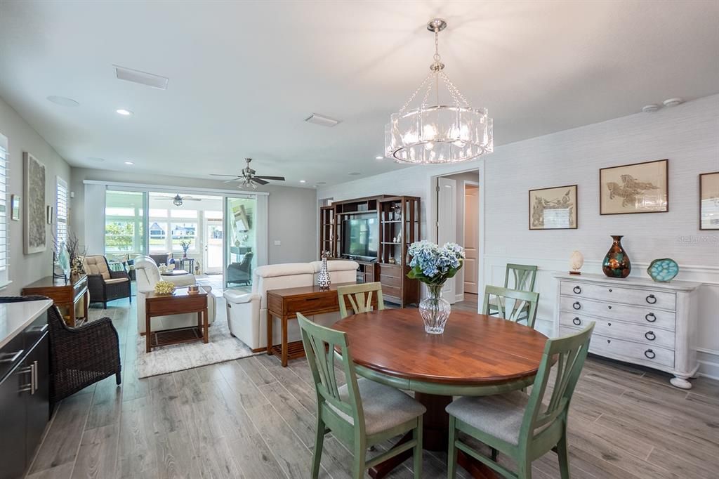 待售: $679,000 (4 贝兹, 2 浴室, 2600 平方英尺)