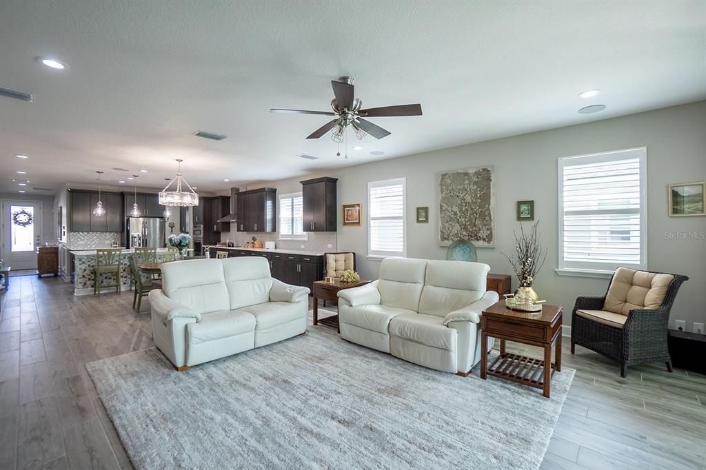 待售: $679,000 (4 贝兹, 2 浴室, 2600 平方英尺)