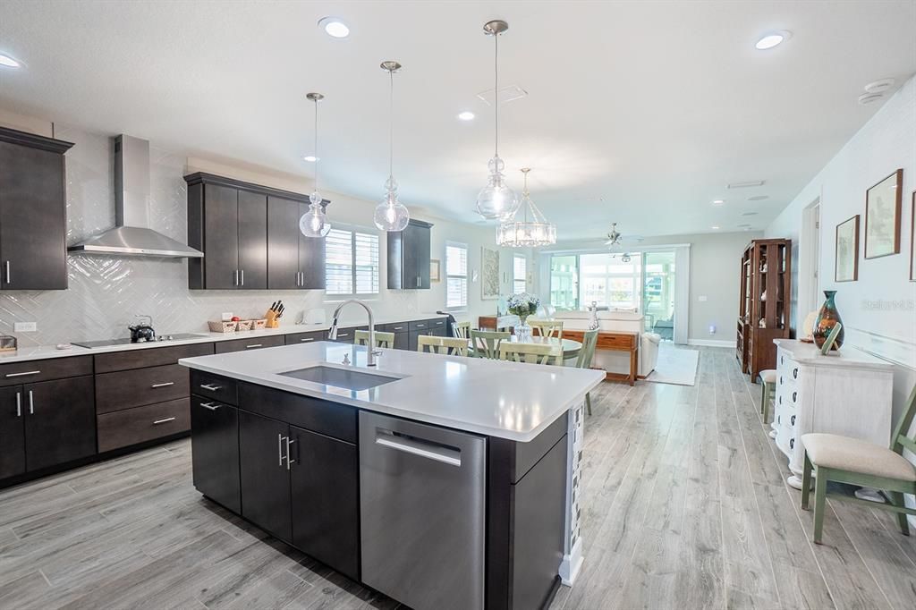 待售: $679,000 (4 贝兹, 2 浴室, 2600 平方英尺)