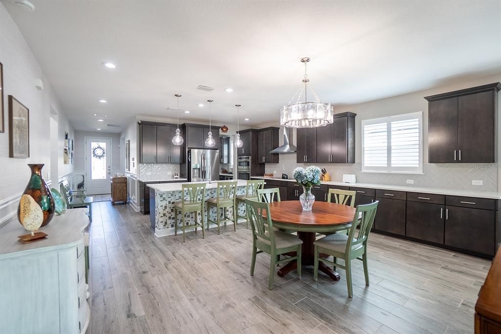 待售: $679,000 (4 贝兹, 2 浴室, 2600 平方英尺)