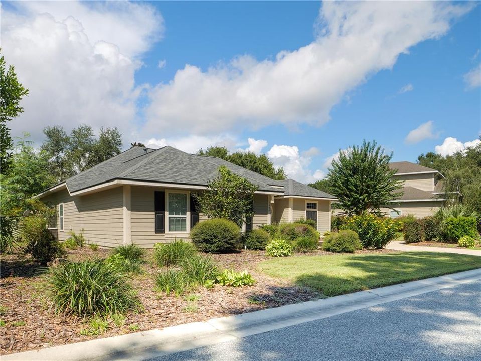 На продажу: $649,900 (4 спален, 3 ванн, 2507 Квадратных фут)