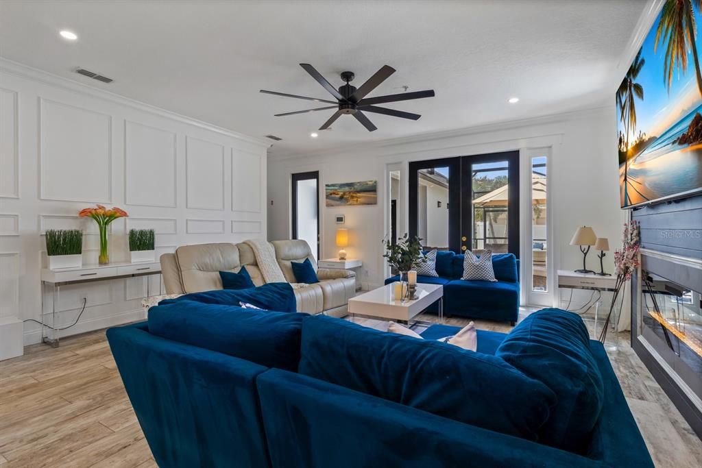 Под контрактом: $675,000 (3 спален, 2 ванн, 1858 Квадратных фут)