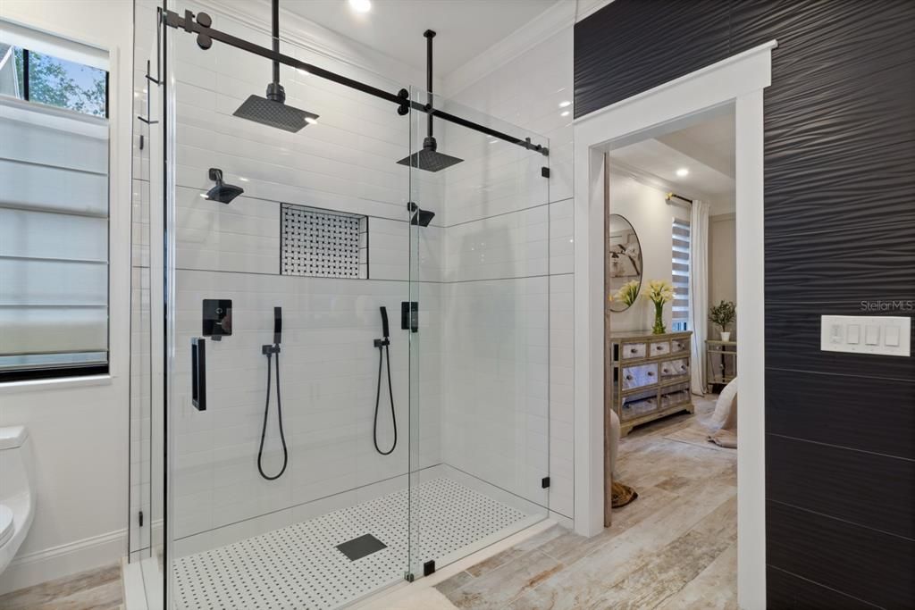 Под контрактом: $675,000 (3 спален, 2 ванн, 1858 Квадратных фут)