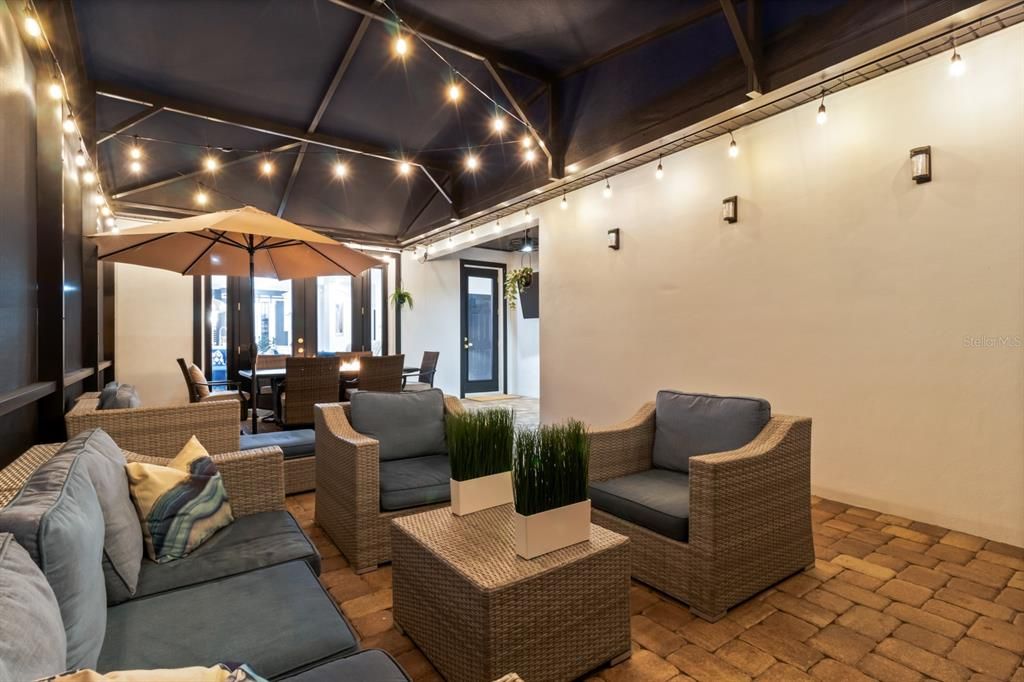 Под контрактом: $675,000 (3 спален, 2 ванн, 1858 Квадратных фут)