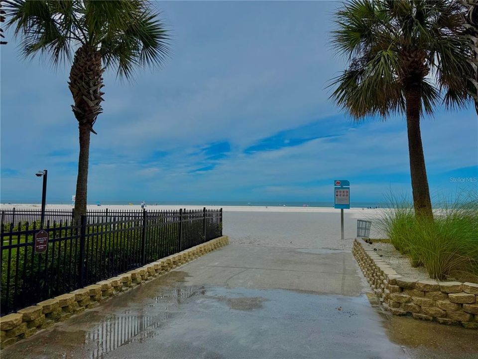 Active With Contract: $1,850,000 (8 beds, 0 baths, 3104 Square Feet)