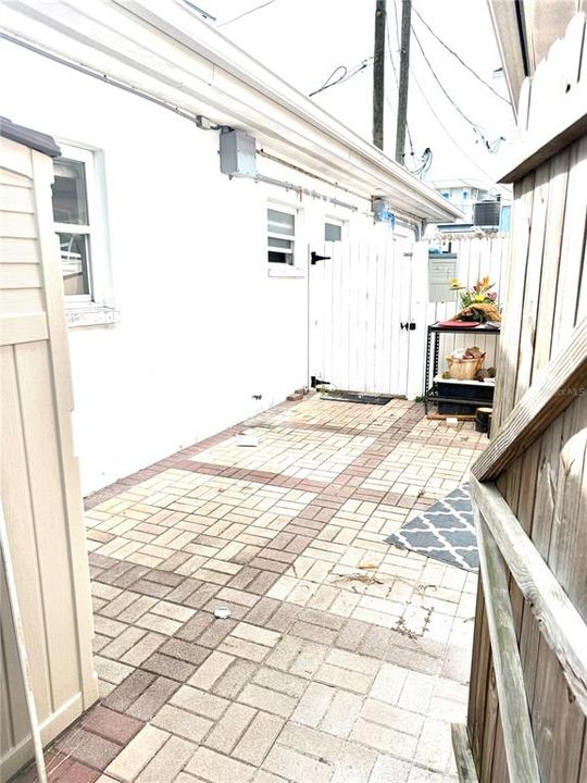 Active With Contract: $1,850,000 (8 beds, 0 baths, 3104 Square Feet)