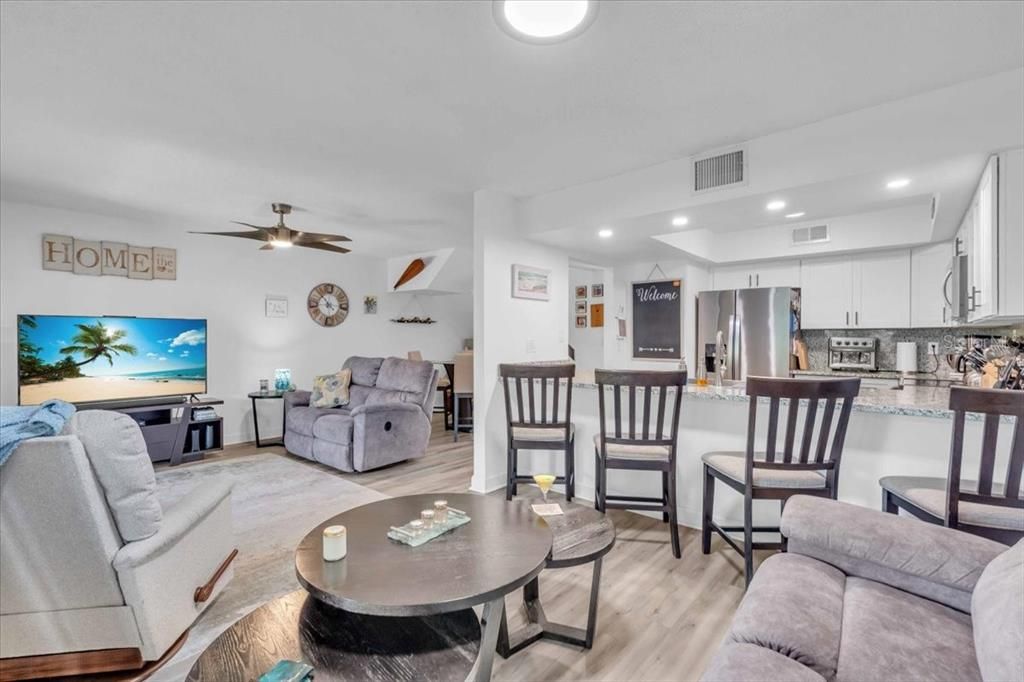 На продажу: $295,000 (4 спален, 2 ванн, 1510 Квадратных фут)