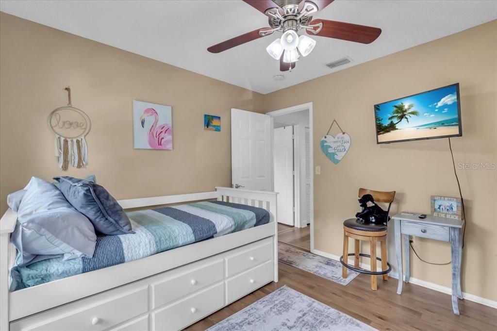 На продажу: $295,000 (4 спален, 2 ванн, 1510 Квадратных фут)