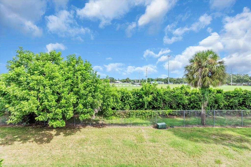 На продажу: $295,000 (4 спален, 2 ванн, 1510 Квадратных фут)