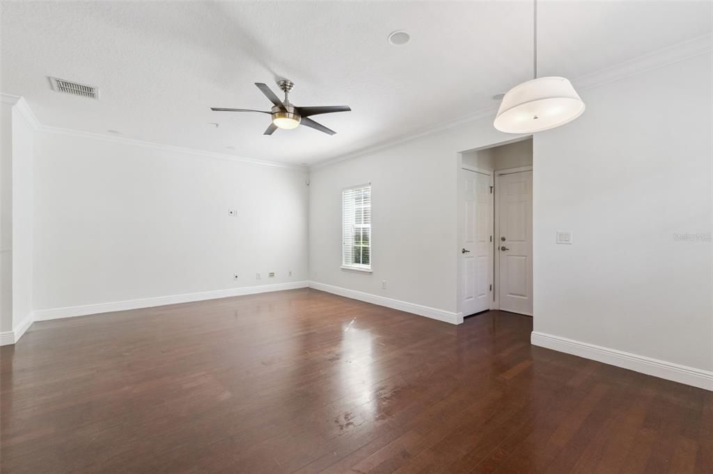 待售: $710,000 (3 贝兹, 2 浴室, 1673 平方英尺)