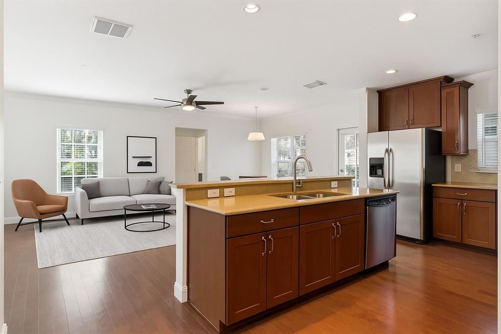 待售: $710,000 (3 贝兹, 2 浴室, 1673 平方英尺)