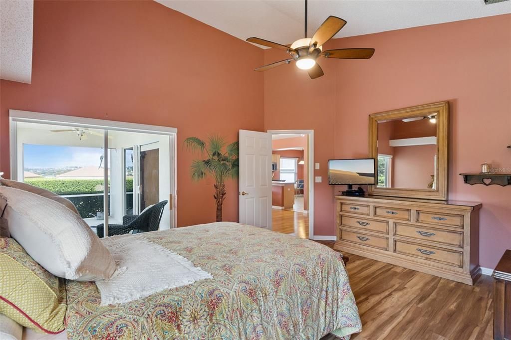 待售: $360,000 (2 贝兹, 2 浴室, 1736 平方英尺)