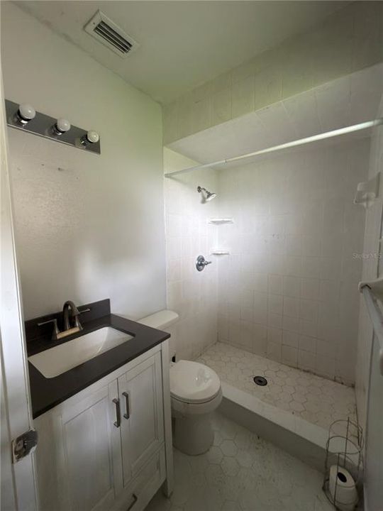 Activo con contrato: $262,000 (3 camas, 2 baños, 1258 Pies cuadrados)