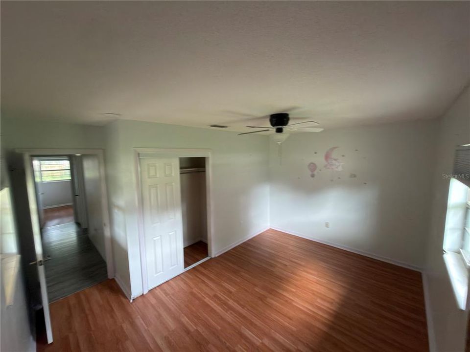 Activo con contrato: $262,000 (3 camas, 2 baños, 1258 Pies cuadrados)