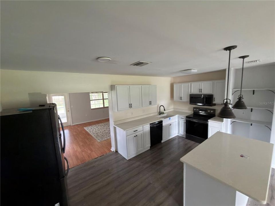 Activo con contrato: $262,000 (3 camas, 2 baños, 1258 Pies cuadrados)