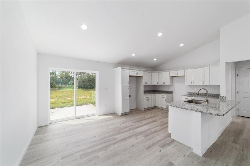 For Sale: $299,900 (4 beds, 2 baths, 1715 Square Feet)