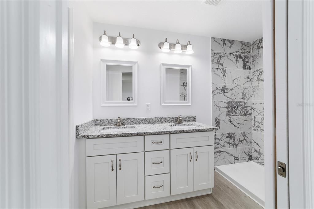 For Sale: $299,900 (4 beds, 2 baths, 1715 Square Feet)