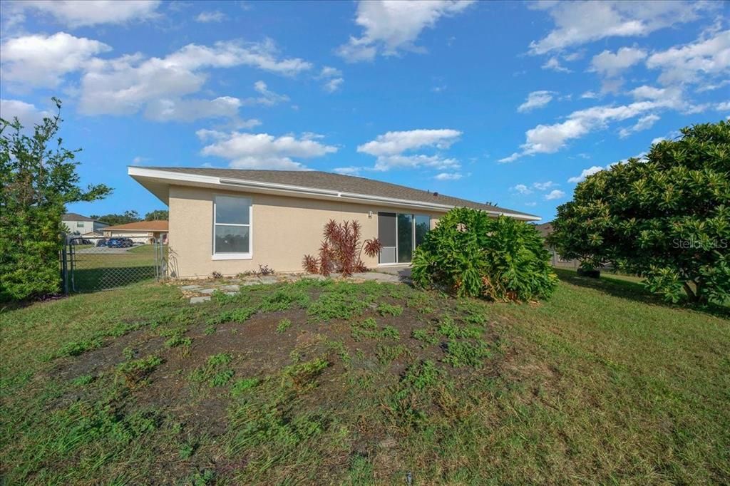 Activo con contrato: $269,990 (3 camas, 2 baños, 1860 Pies cuadrados)