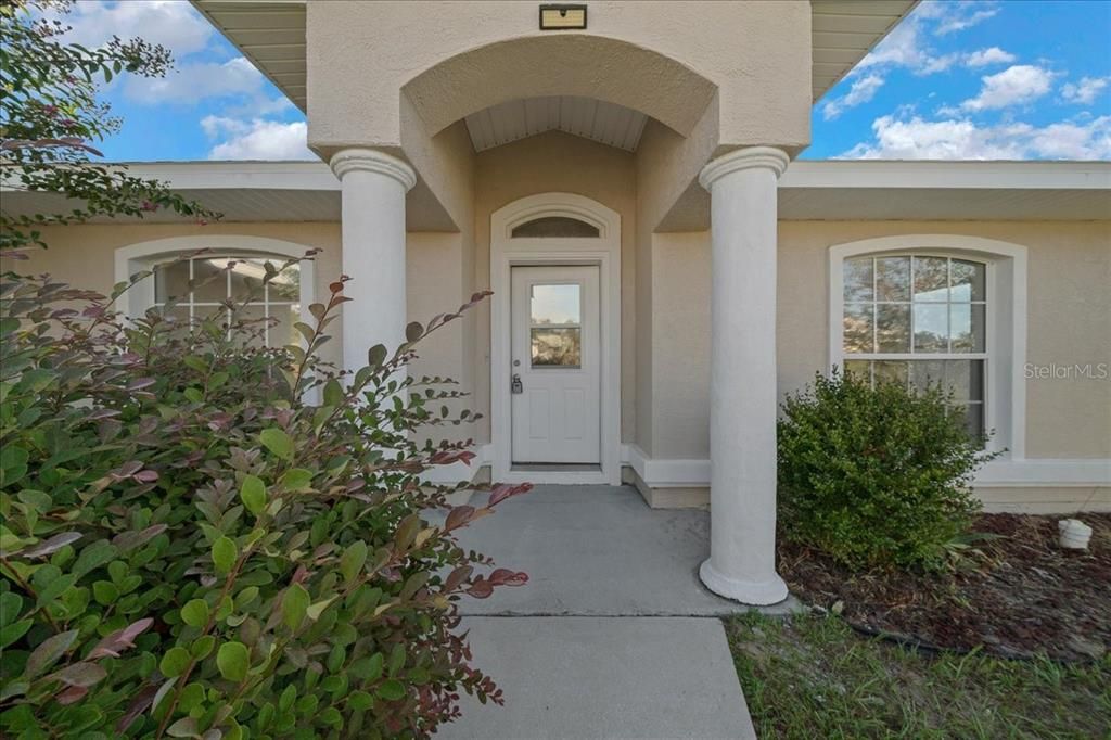 Activo con contrato: $269,990 (3 camas, 2 baños, 1860 Pies cuadrados)