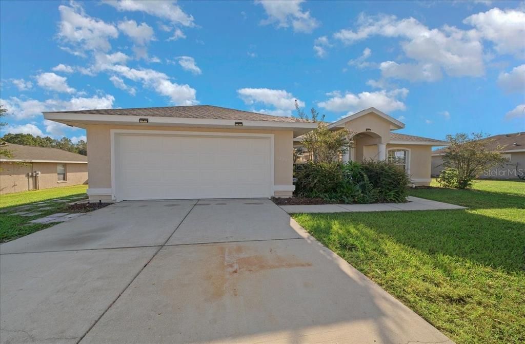 Activo con contrato: $269,990 (3 camas, 2 baños, 1860 Pies cuadrados)