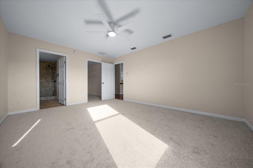 Activo con contrato: $269,990 (3 camas, 2 baños, 1860 Pies cuadrados)