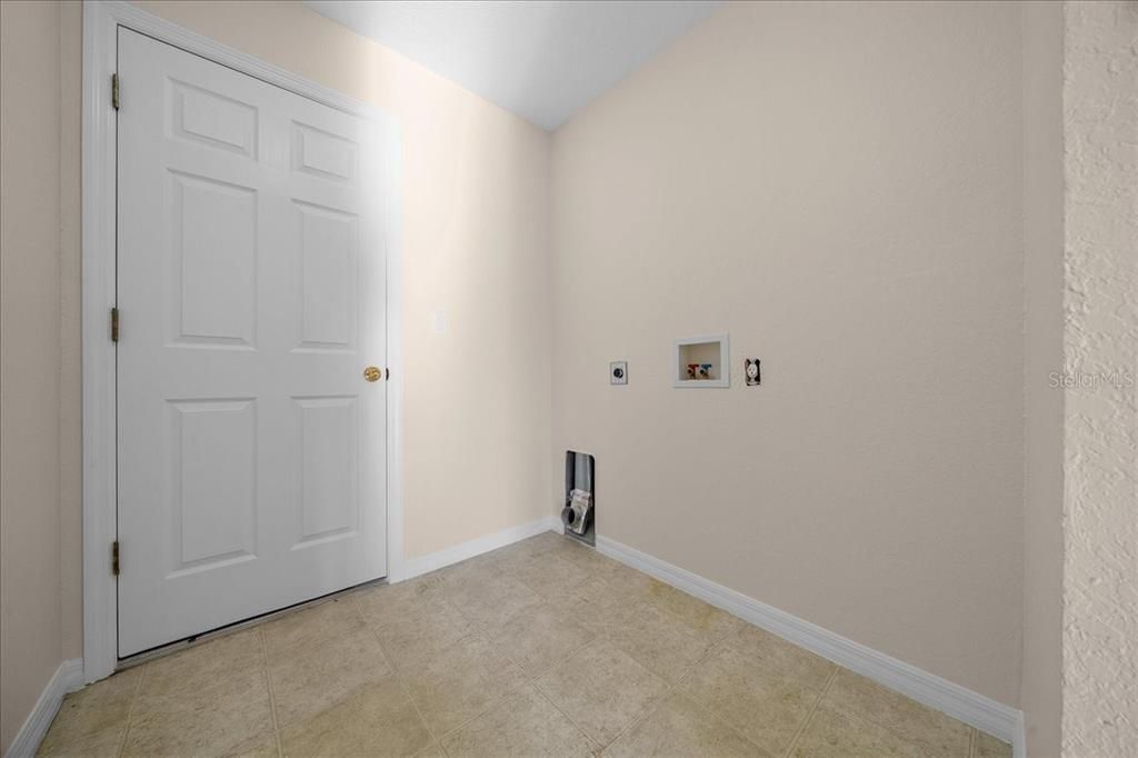 Activo con contrato: $269,990 (3 camas, 2 baños, 1860 Pies cuadrados)