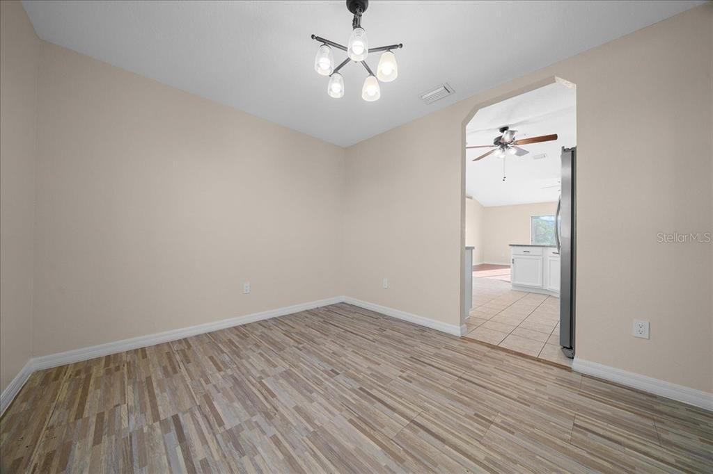 Activo con contrato: $269,990 (3 camas, 2 baños, 1860 Pies cuadrados)