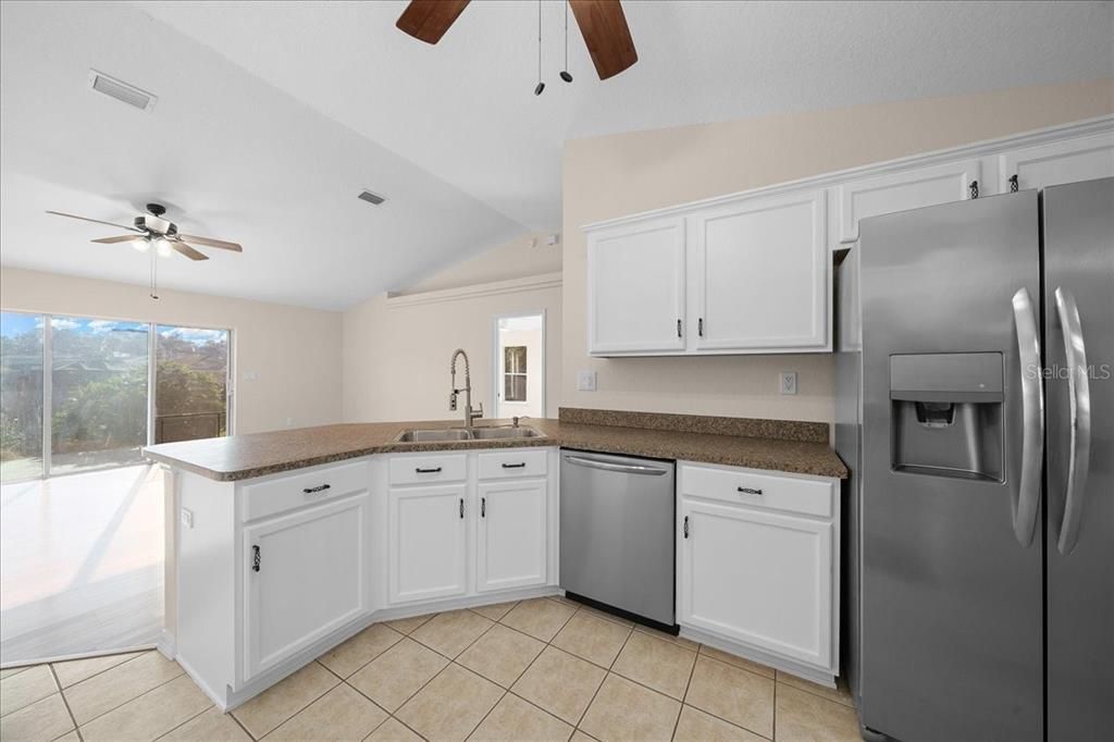 Activo con contrato: $269,990 (3 camas, 2 baños, 1860 Pies cuadrados)