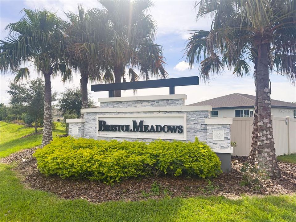 For Rent: $2,300 (4 beds, 3 baths, 1985 Square Feet)