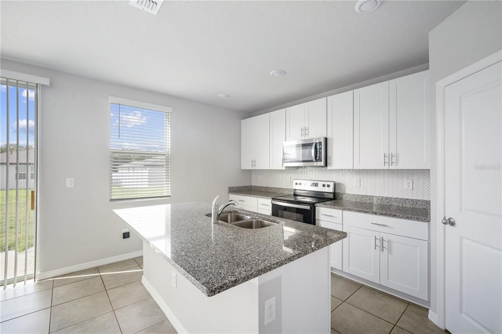 For Rent: $2,300 (4 beds, 3 baths, 1985 Square Feet)