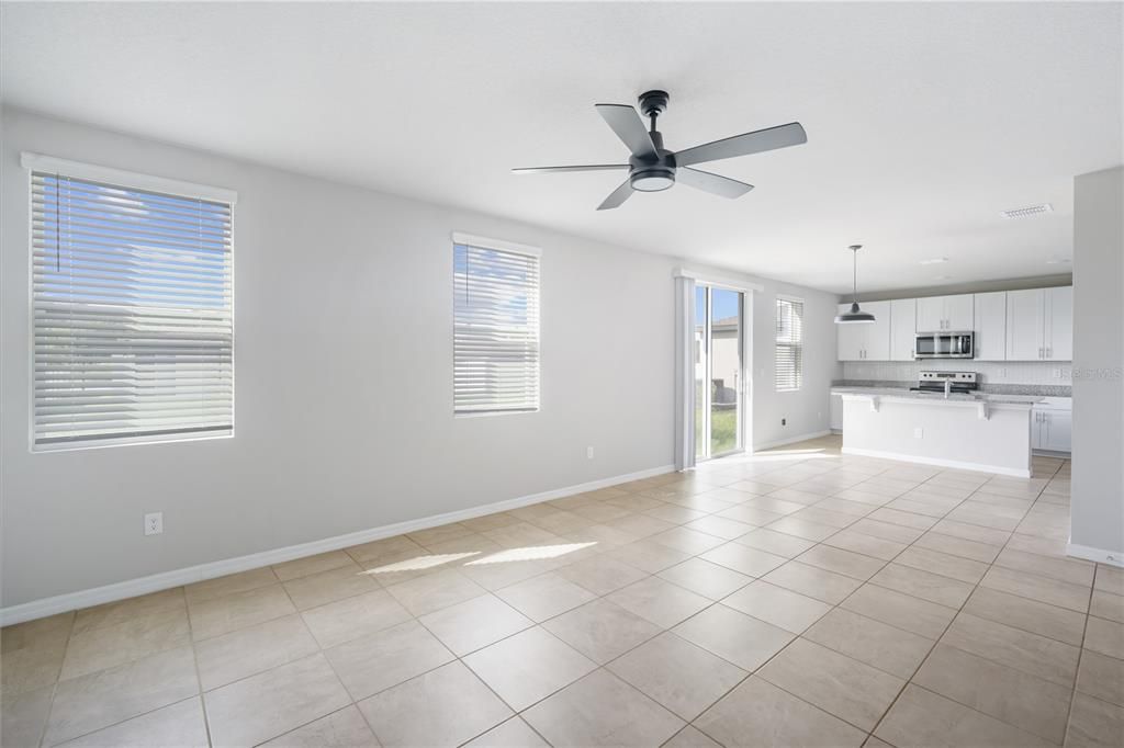 For Rent: $2,300 (4 beds, 3 baths, 1985 Square Feet)