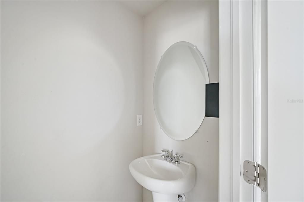 For Rent: $2,300 (4 beds, 3 baths, 1985 Square Feet)