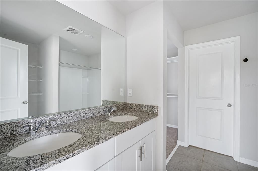 For Rent: $2,300 (4 beds, 3 baths, 1985 Square Feet)