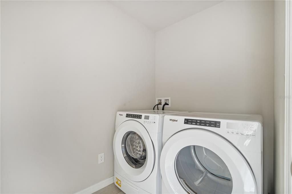 For Rent: $2,300 (4 beds, 3 baths, 1985 Square Feet)