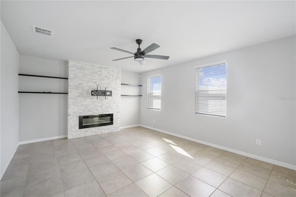 For Rent: $2,300 (4 beds, 3 baths, 1985 Square Feet)