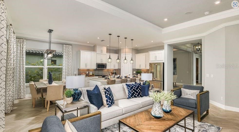 合同活跃: $564,999 (3 贝兹, 3 浴室, 2152 平方英尺)