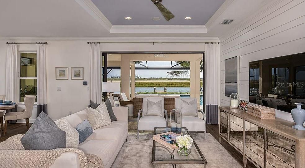 合同活跃: $564,999 (3 贝兹, 3 浴室, 2152 平方英尺)