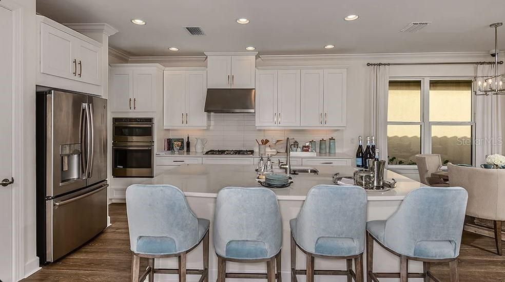 合同活跃: $564,999 (3 贝兹, 3 浴室, 2152 平方英尺)