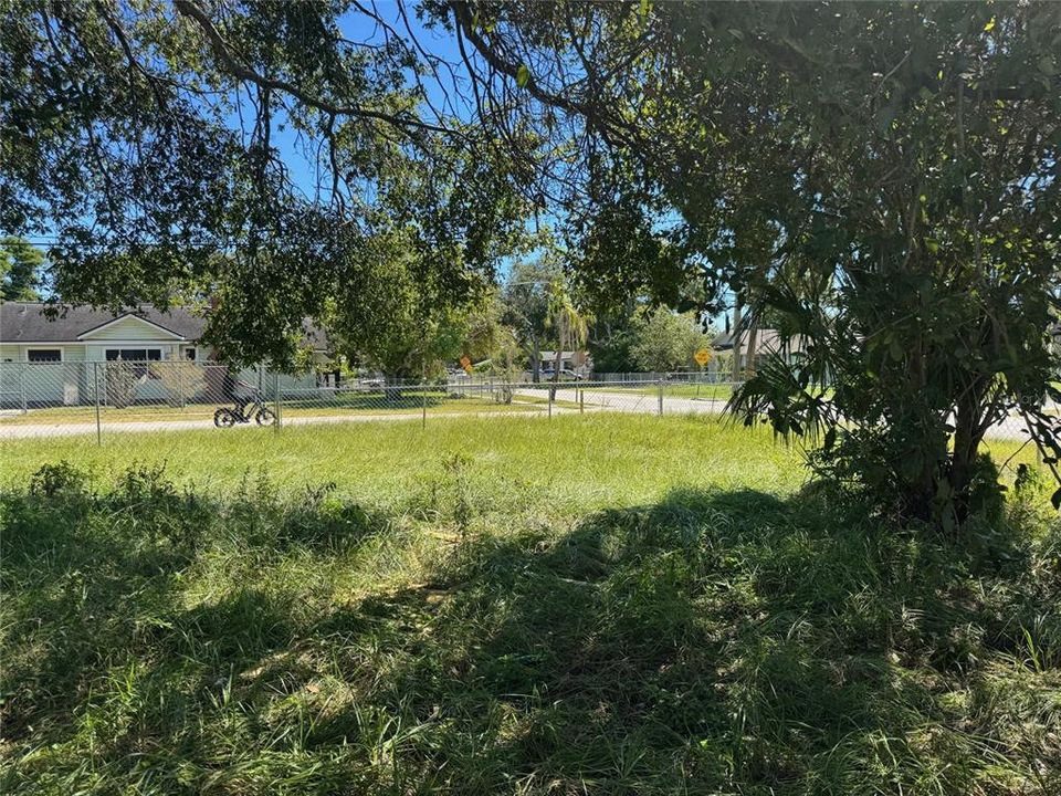 Под контрактом: $125,000 (0.14 acres)