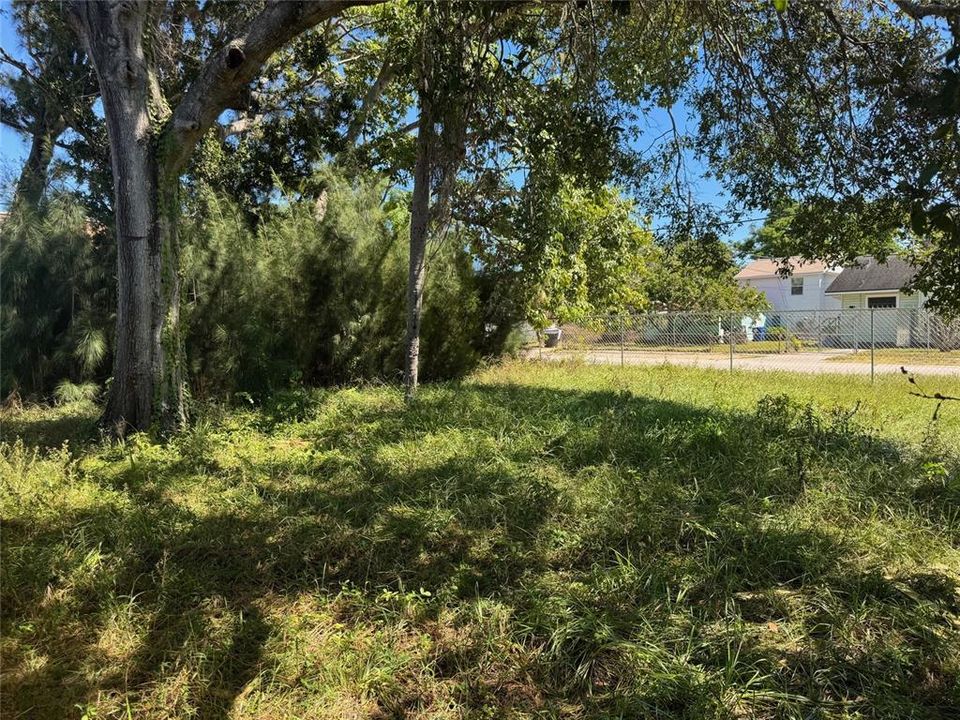 Под контрактом: $125,000 (0.14 acres)