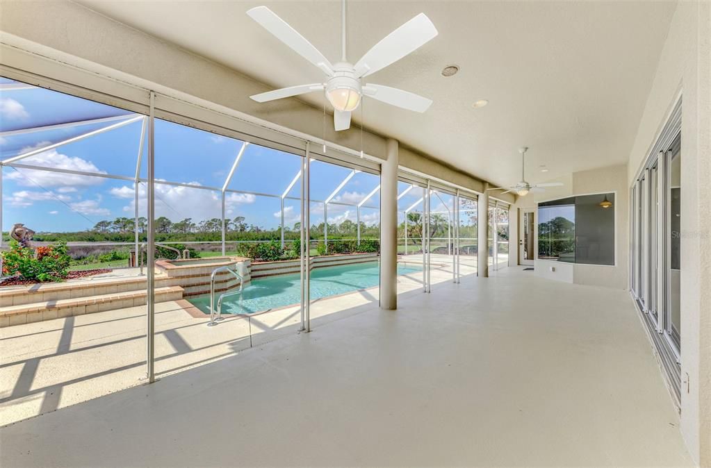 En Venta: $949,000 (4 camas, 3 baños, 3017 Pies cuadrados)