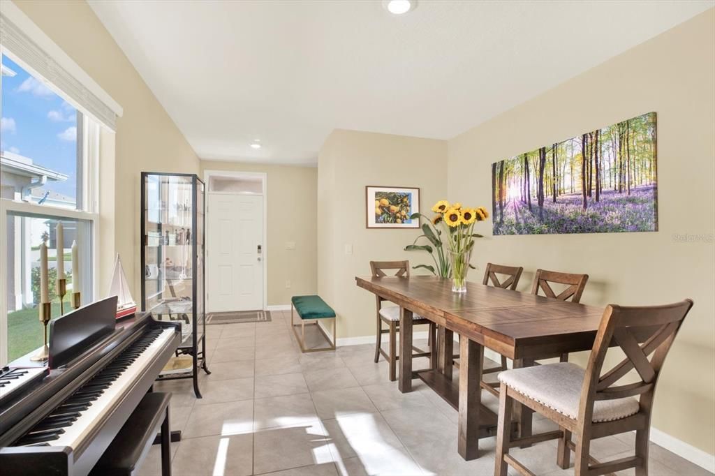 Active With Contract: $399,900 (3 beds, 2 baths, 1504 Square Feet)