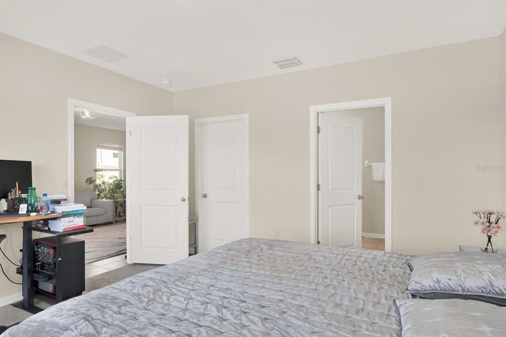 Active With Contract: $399,900 (3 beds, 2 baths, 1504 Square Feet)