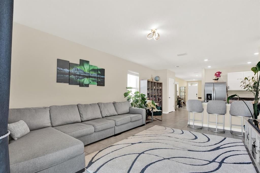 Active With Contract: $399,900 (3 beds, 2 baths, 1504 Square Feet)