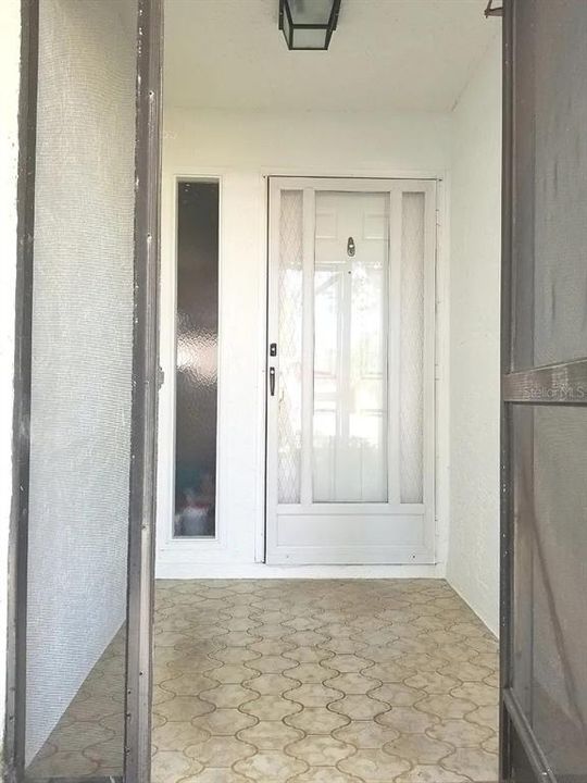 合同活跃: $1,750 (2 贝兹, 2 浴室, 1143 平方英尺)