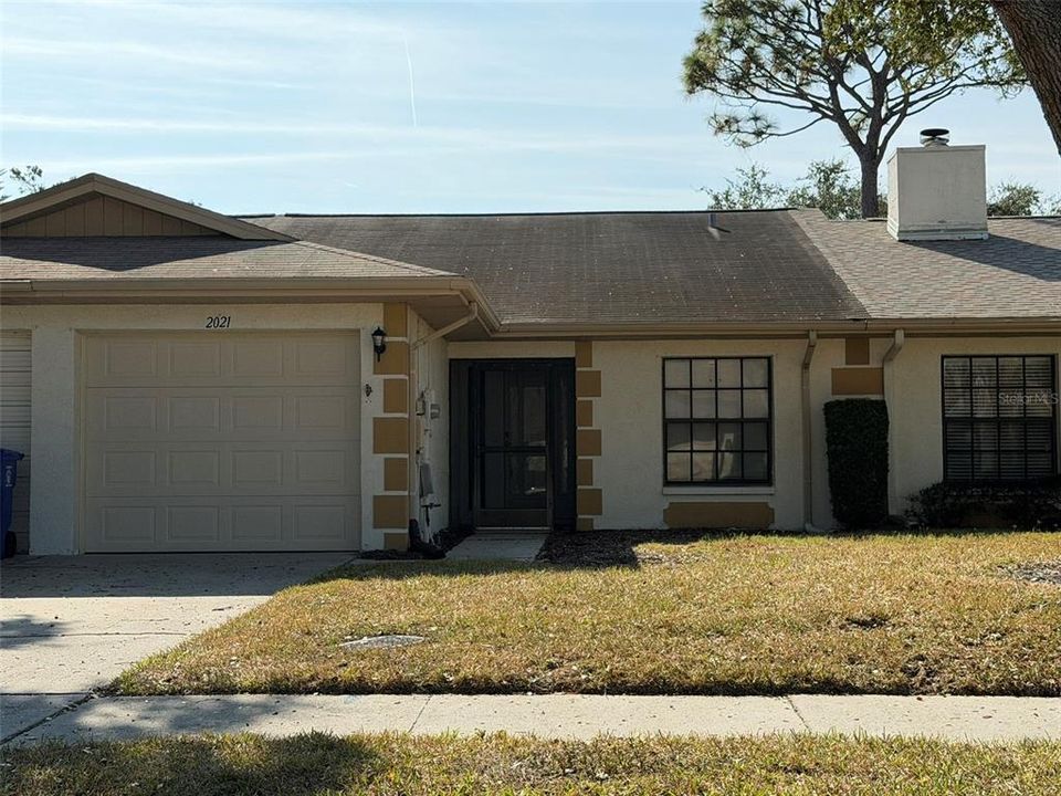 合同活跃: $1,750 (2 贝兹, 2 浴室, 1143 平方英尺)